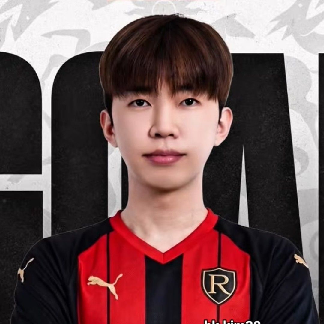 イム・ヨンウンの最近の活動ショット