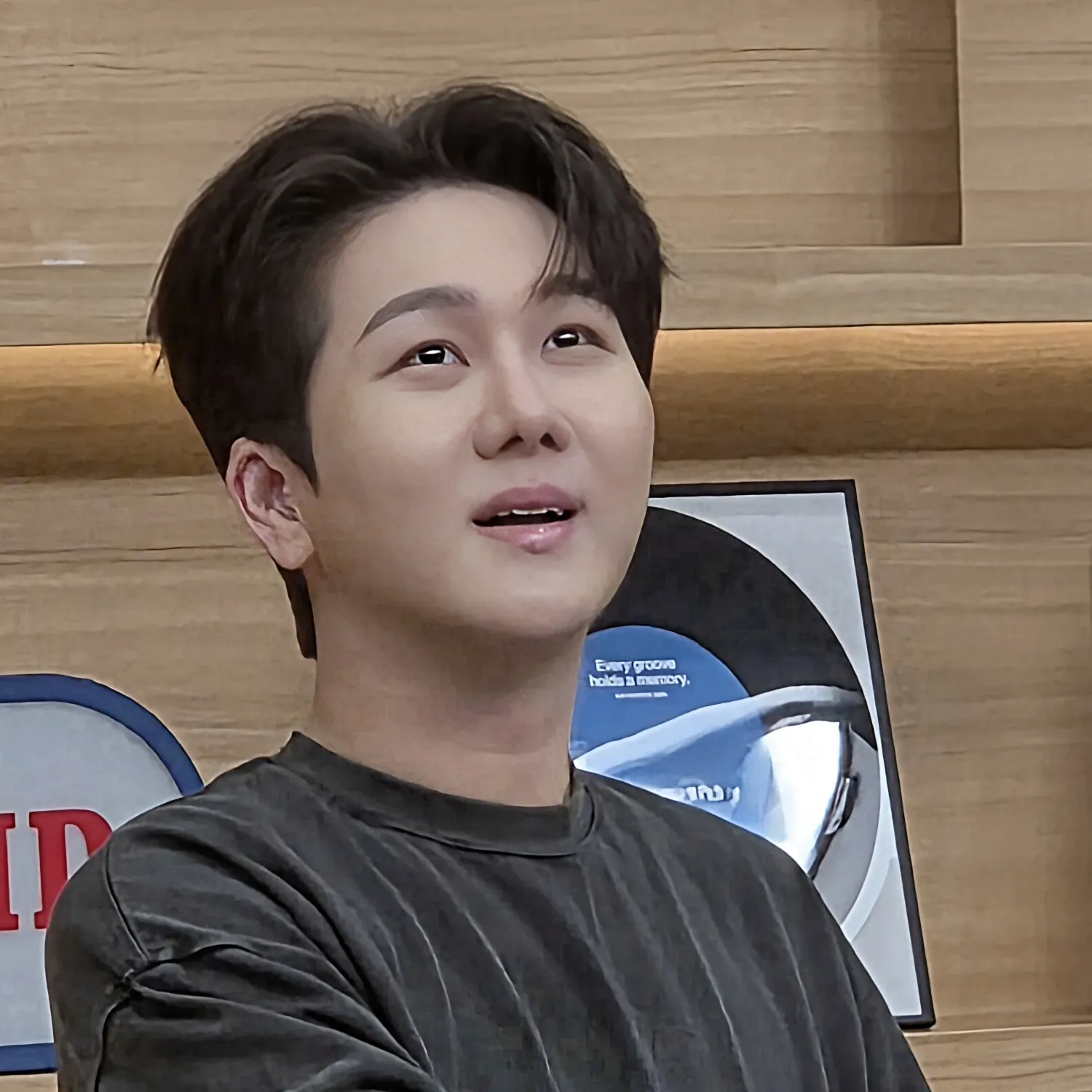 キム・スチャンのビハインドカット