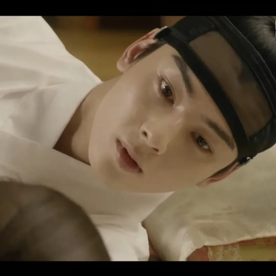 Recent activity shot of Cha Eunwoo