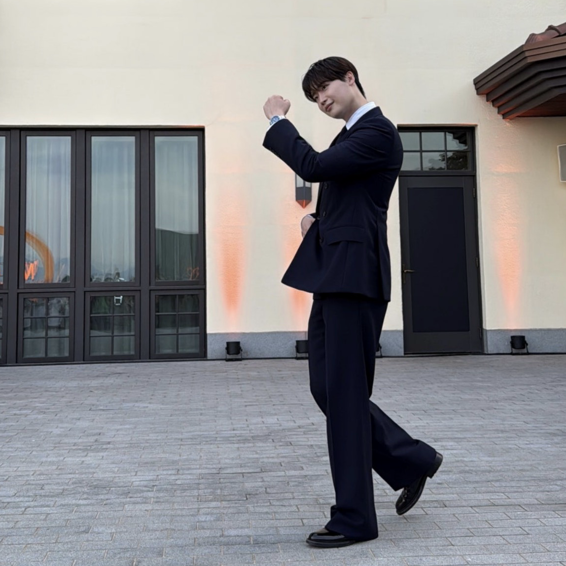 Recent activity shot of Lee Jongsuk