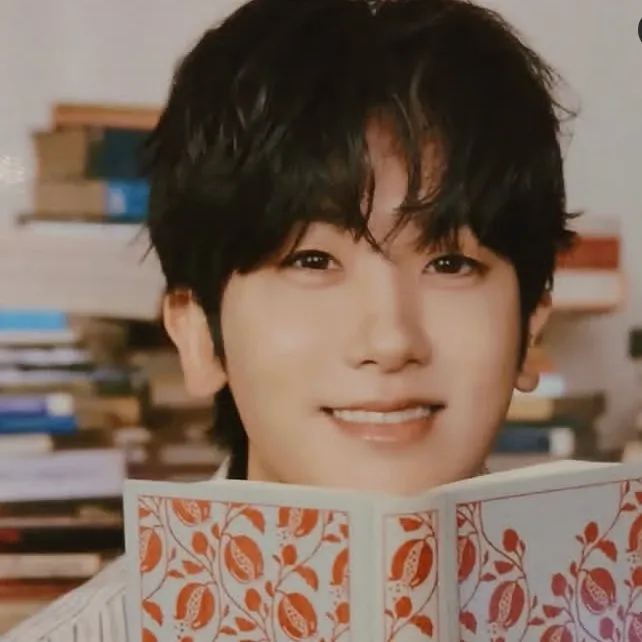 Behind-the-scenes cut of Park Hyungsik