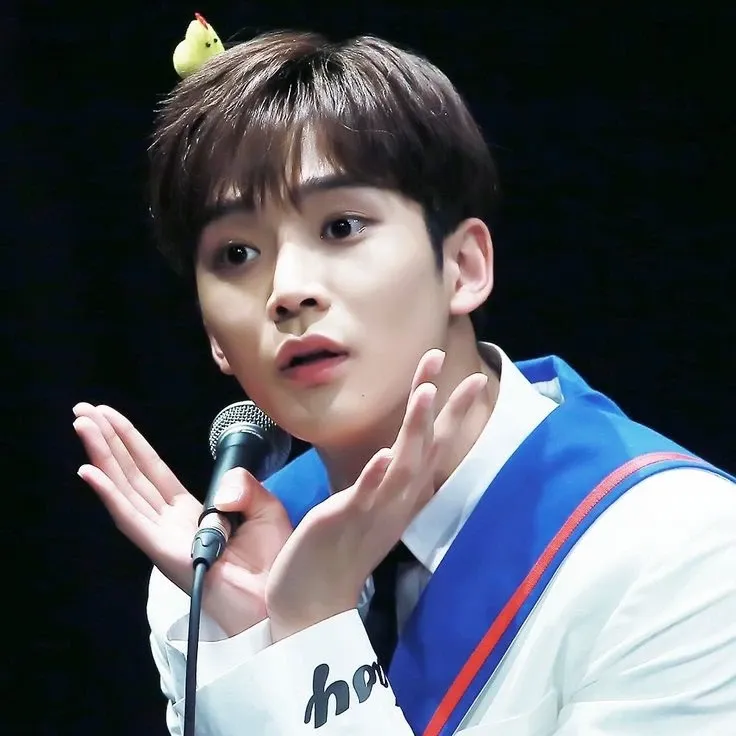 Foto kegiatan terbaru dari Rowoon