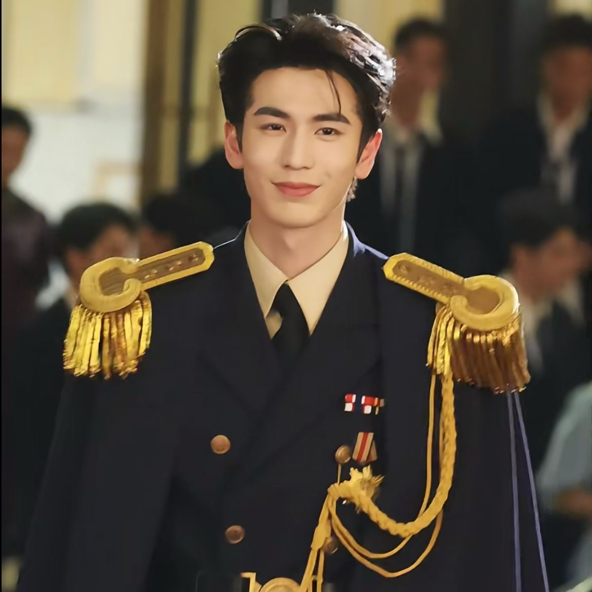Behind-the-scenes cut of Zhang Linghe