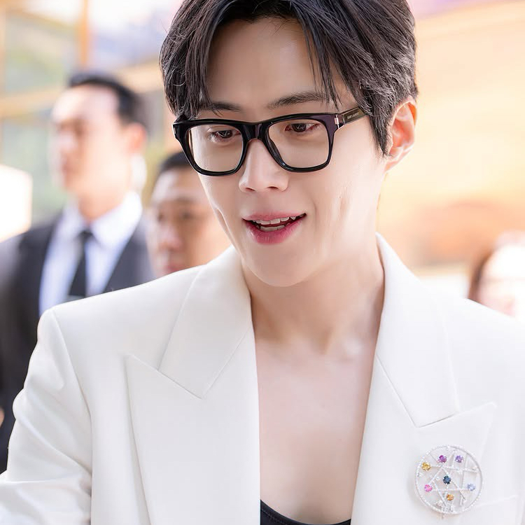A moment captured by a fan of Kim Seonho