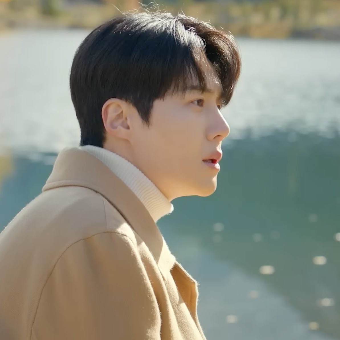 粉丝拍下的金宣虎瞬间