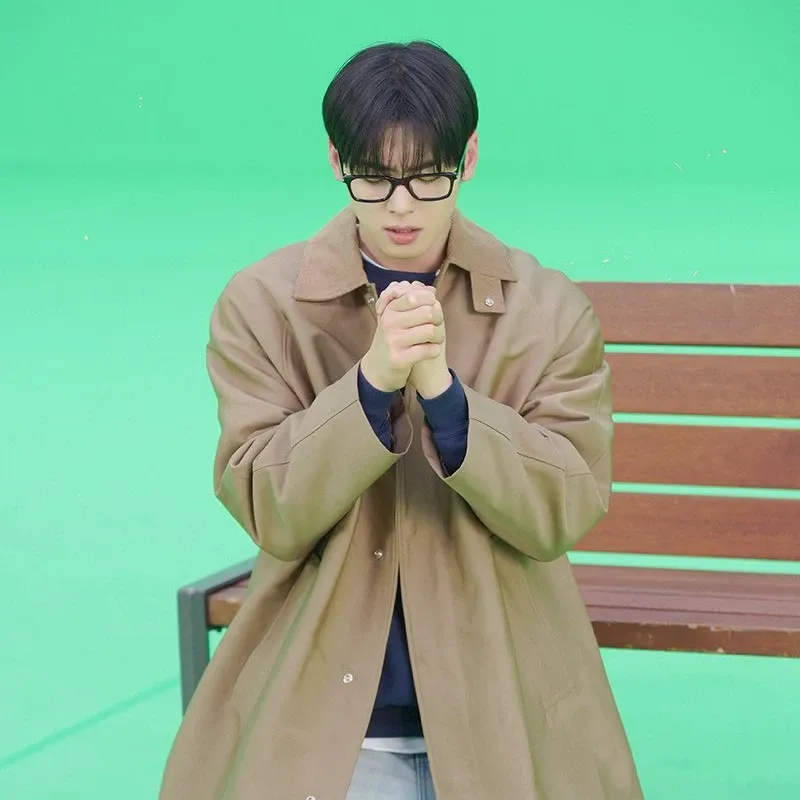 Latest photo of Cha Eunwoo