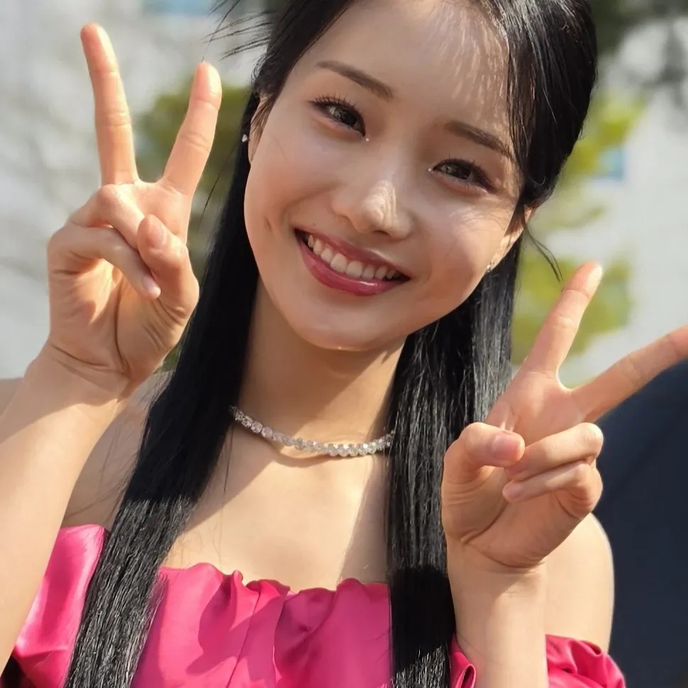 A moment captured by a fan of Kim Soyeon (2004)