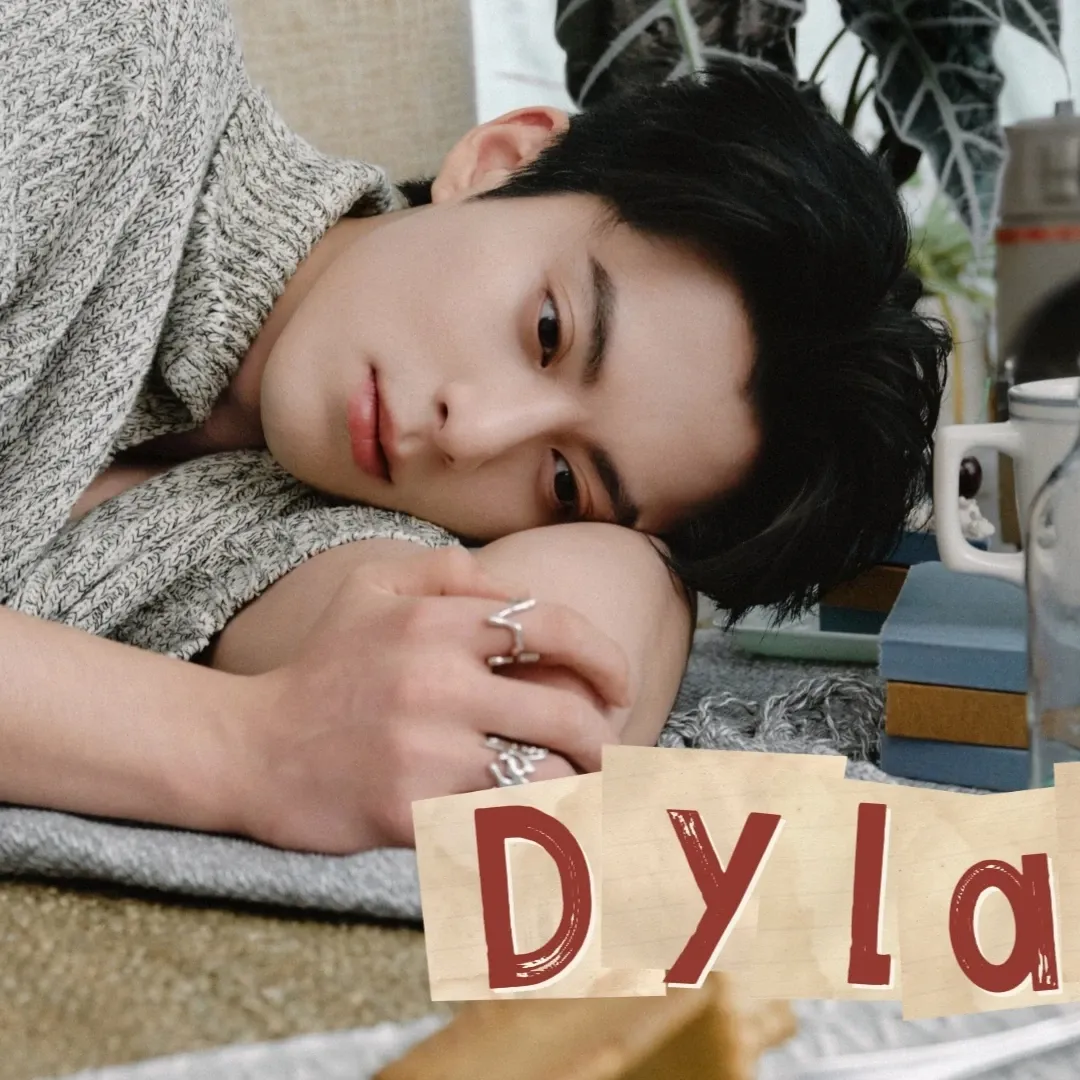 A moment captured by a fan of Dylan Wang