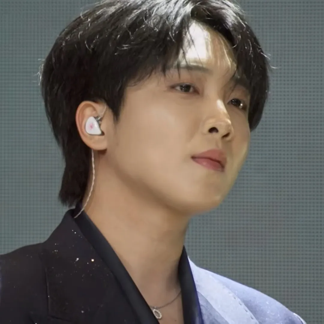 Behind-the-scenes cut of Hwang Yunsung
