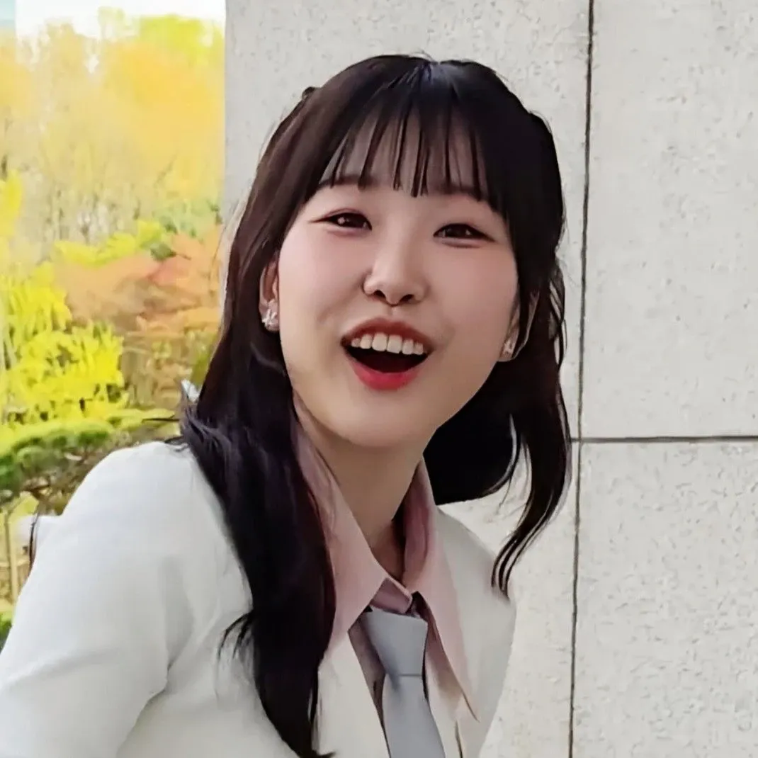 Behind-the-scenes cut of Hong Seongyun