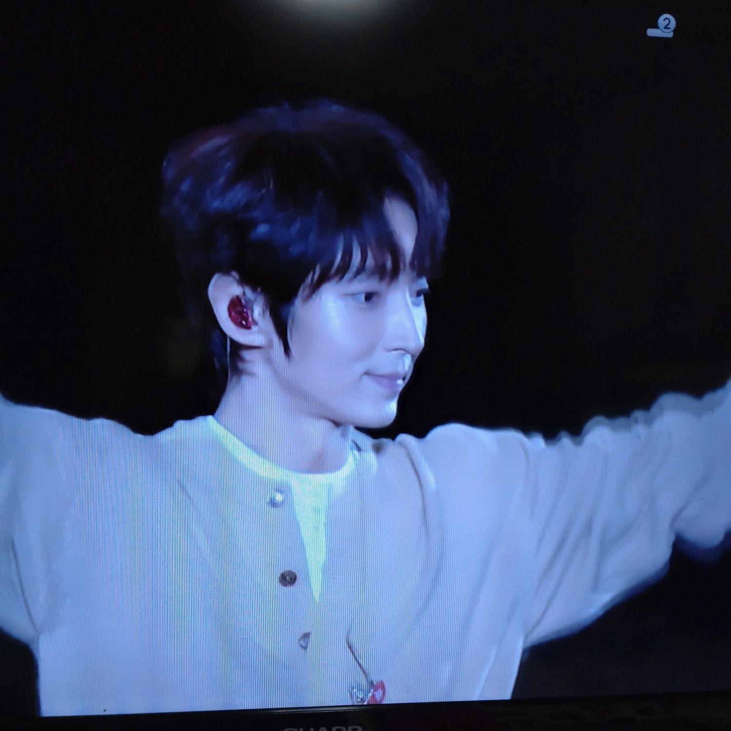A moment captured by a fan of Lee Joongi