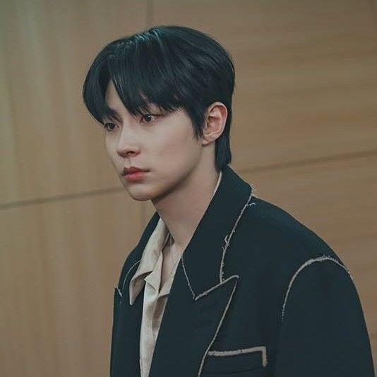 A moment captured by a fan of Hwang Inyoup