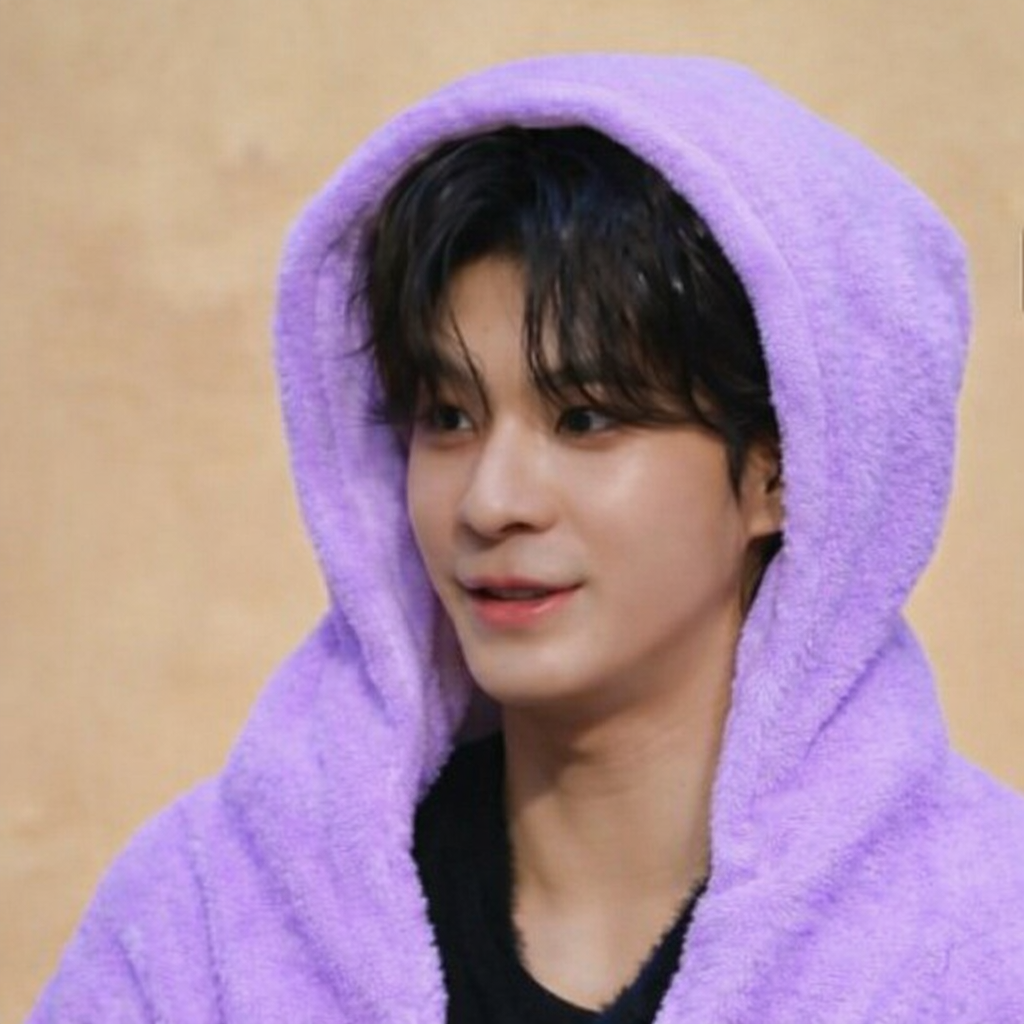 Behind-the-scenes cut of Jeong Dongwon