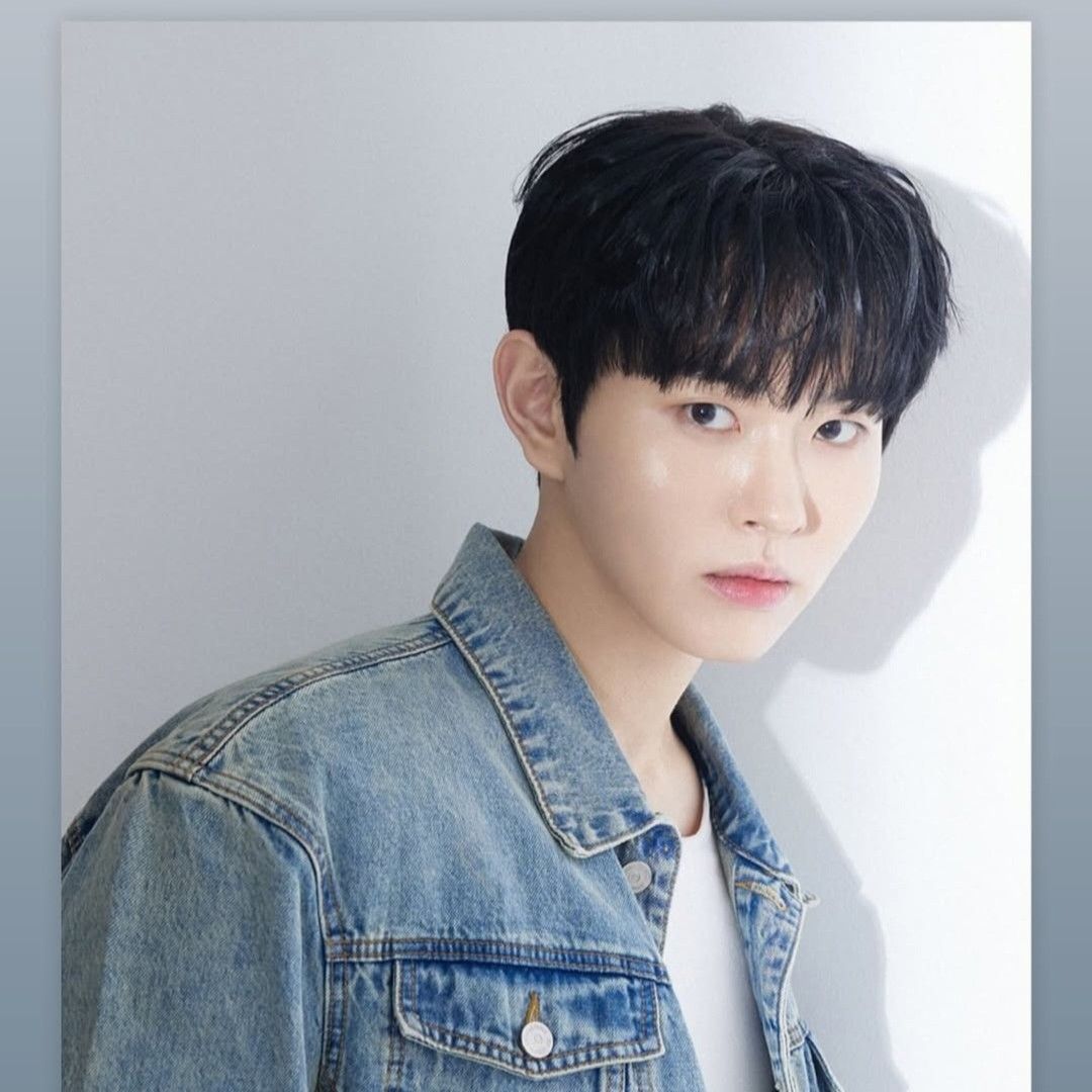 Recent activity shot of Lee Byeongchan