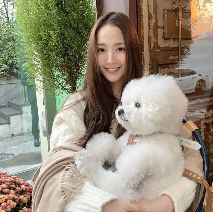 Latest photo of Park Minyoung