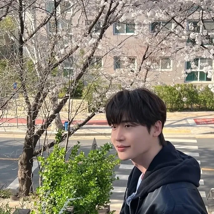 粉丝拍下的李钟硕瞬间