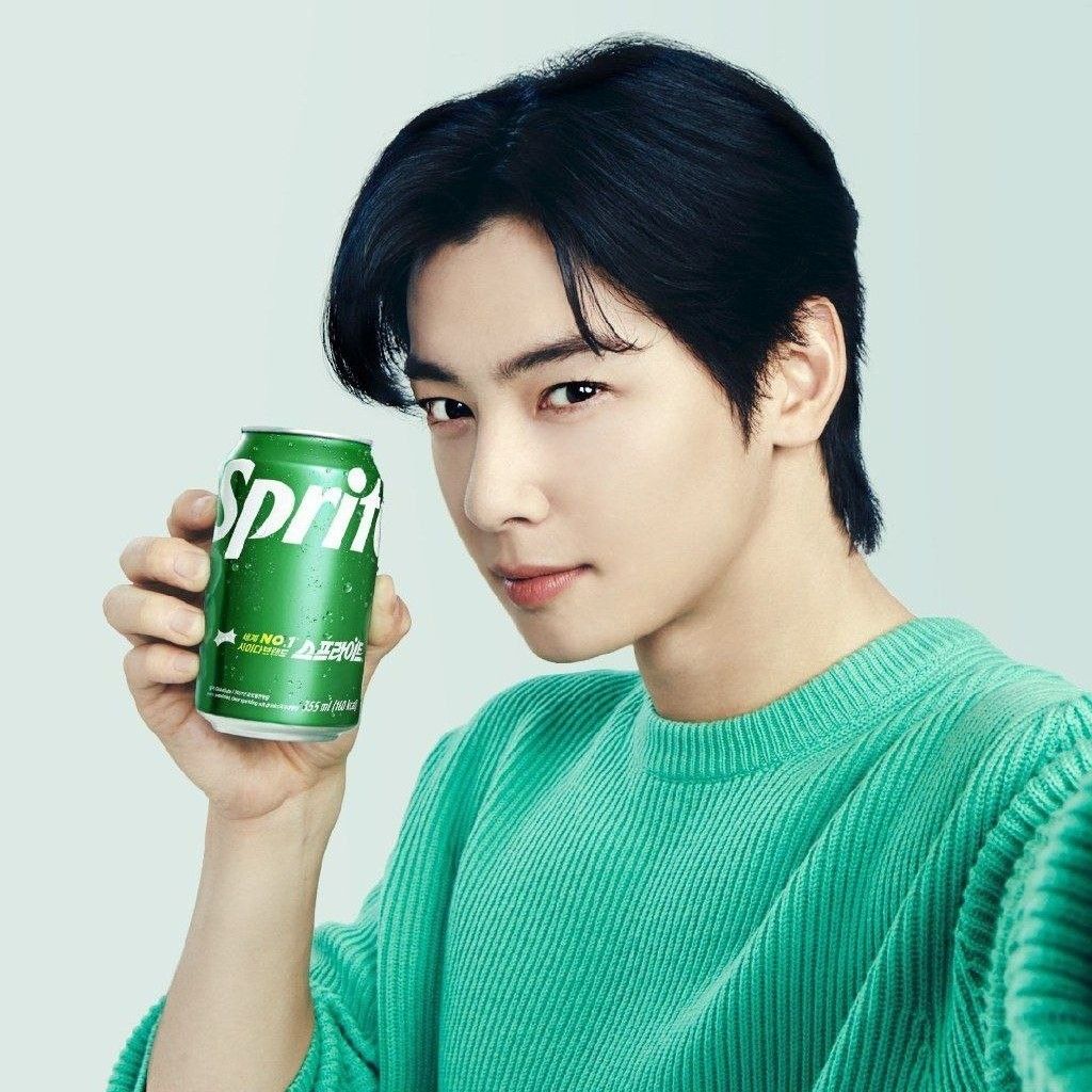 Latest photo of Cha Eunwoo