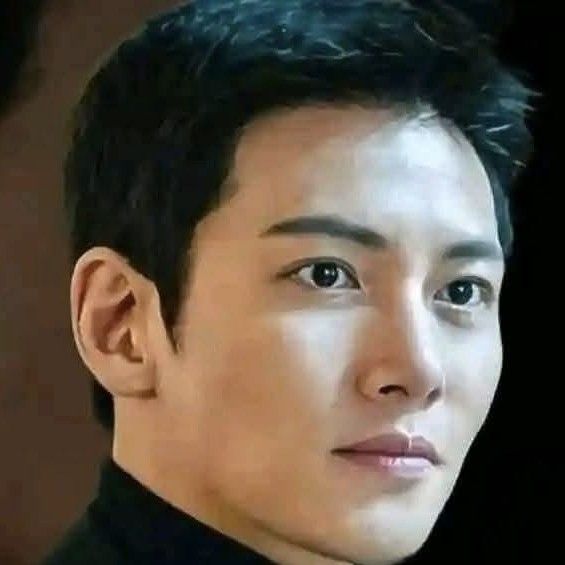 粉丝拍下的池昌旭瞬间