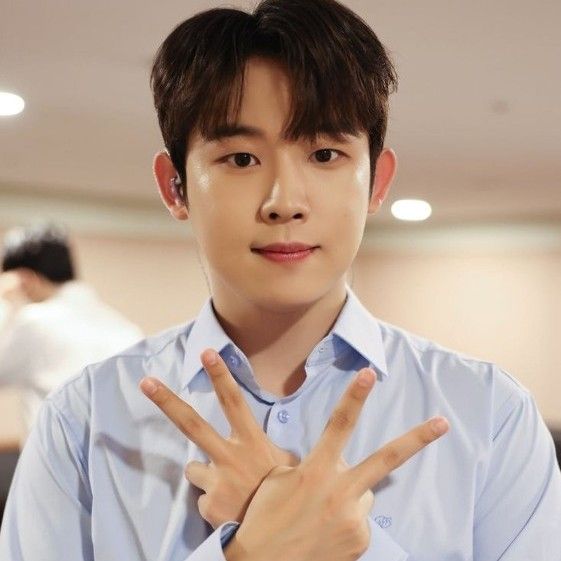 Behind-the-scenes cut of Jinuk