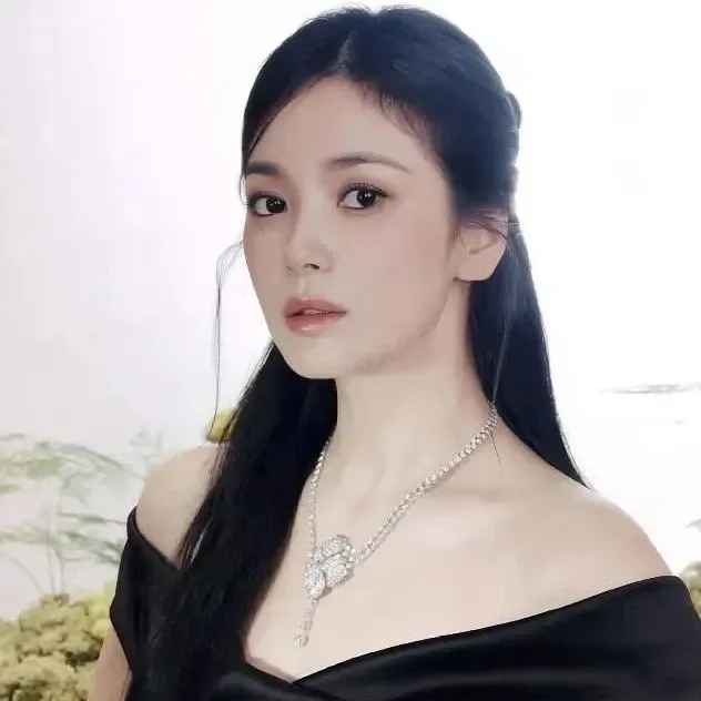 A moment captured by a fan of Song Hyekyo