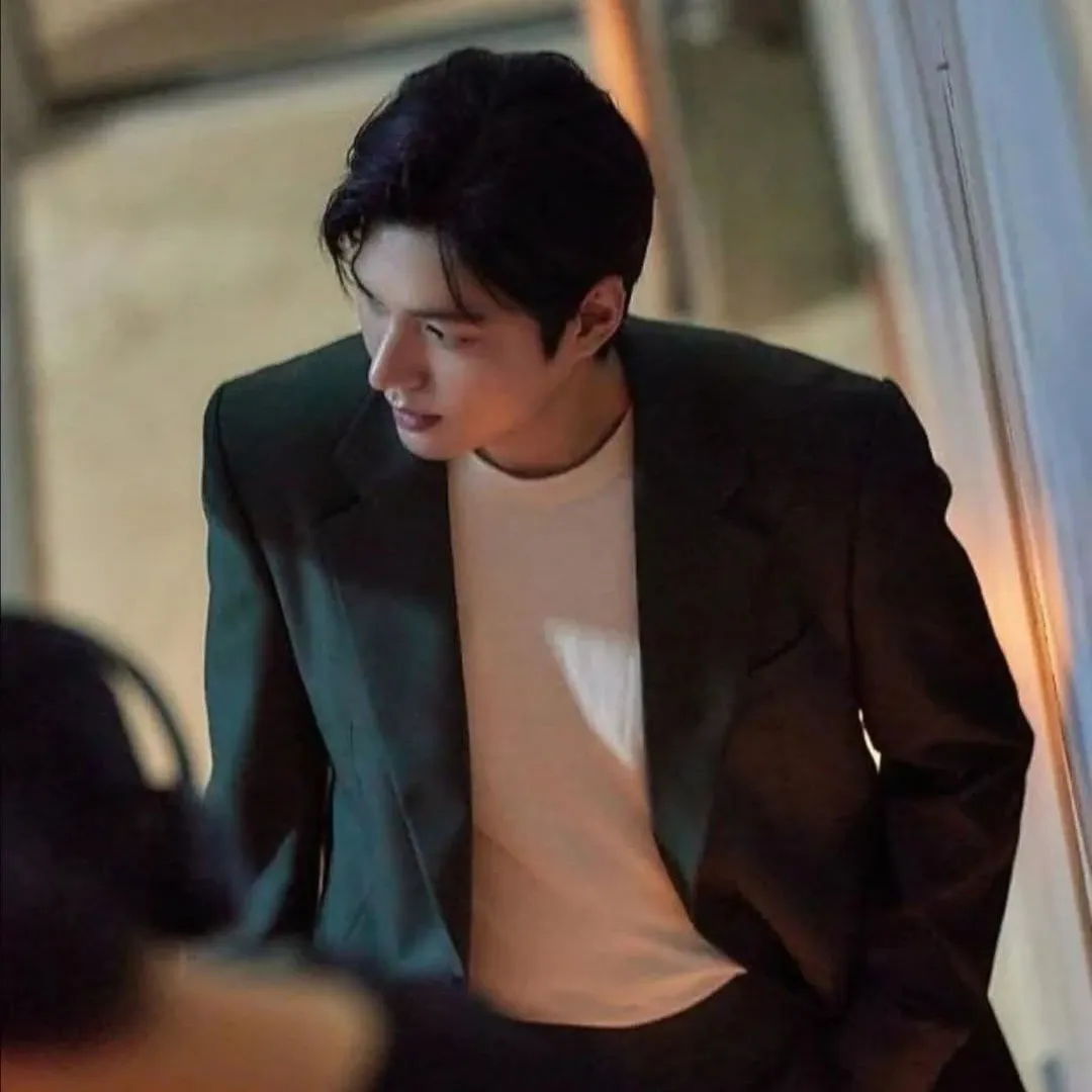 Behind-the-scenes cut of Lee Minho