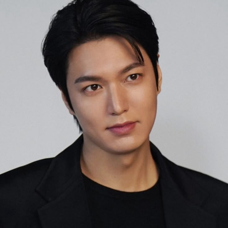 Recent activity shot of Lee Minho