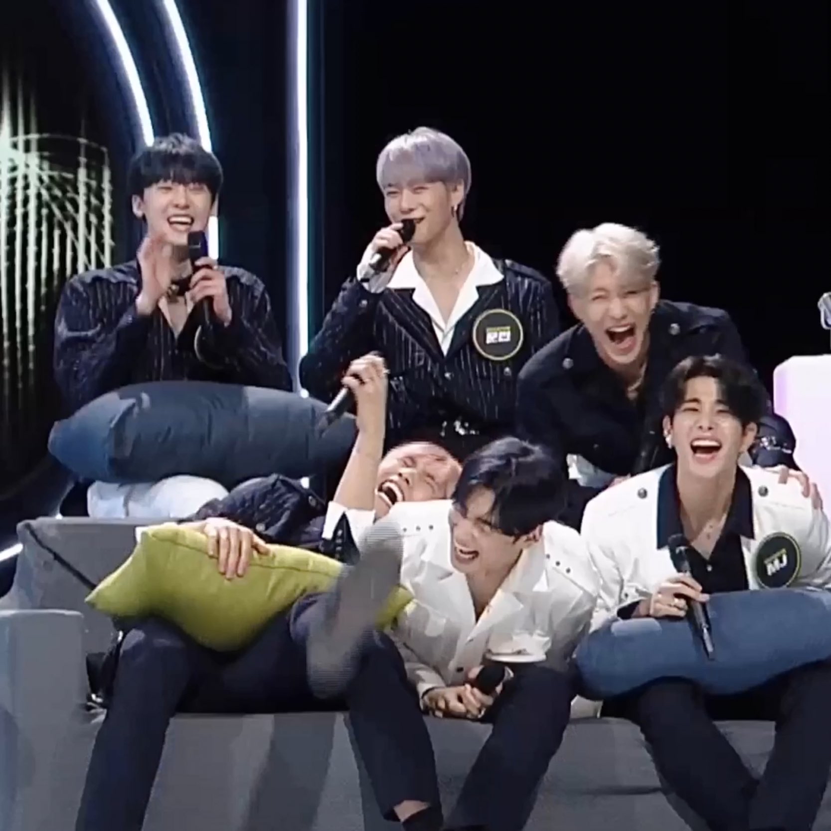 Behind-the-scenes cut of Cha Eunwoo