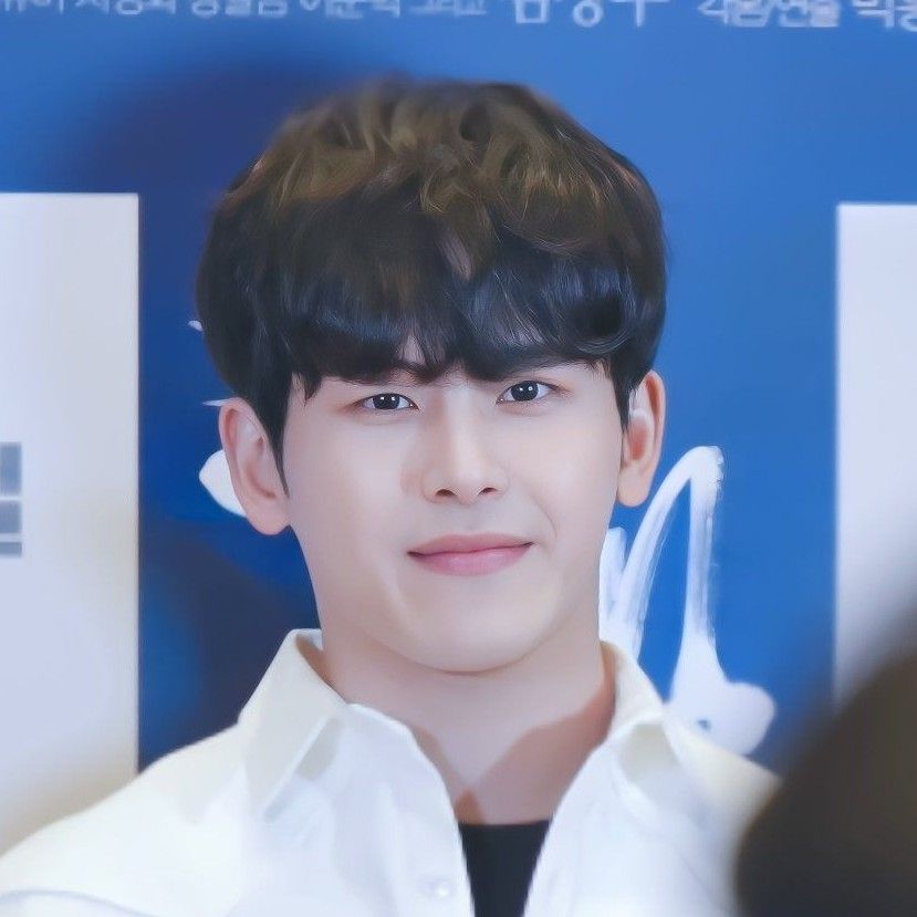 Behind-the-scenes cut of Hoya