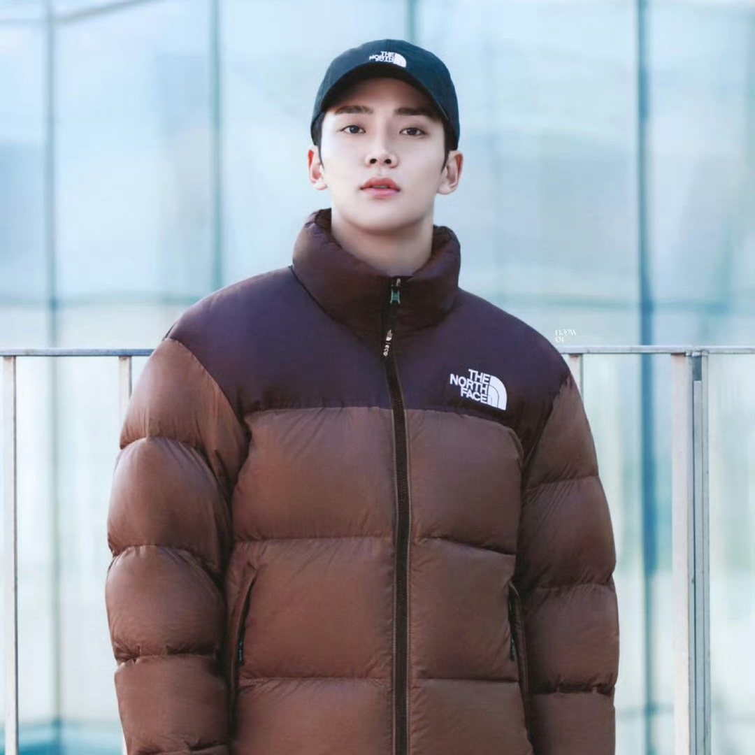 Momen yang diabadikan oleh penggemar Rowoon