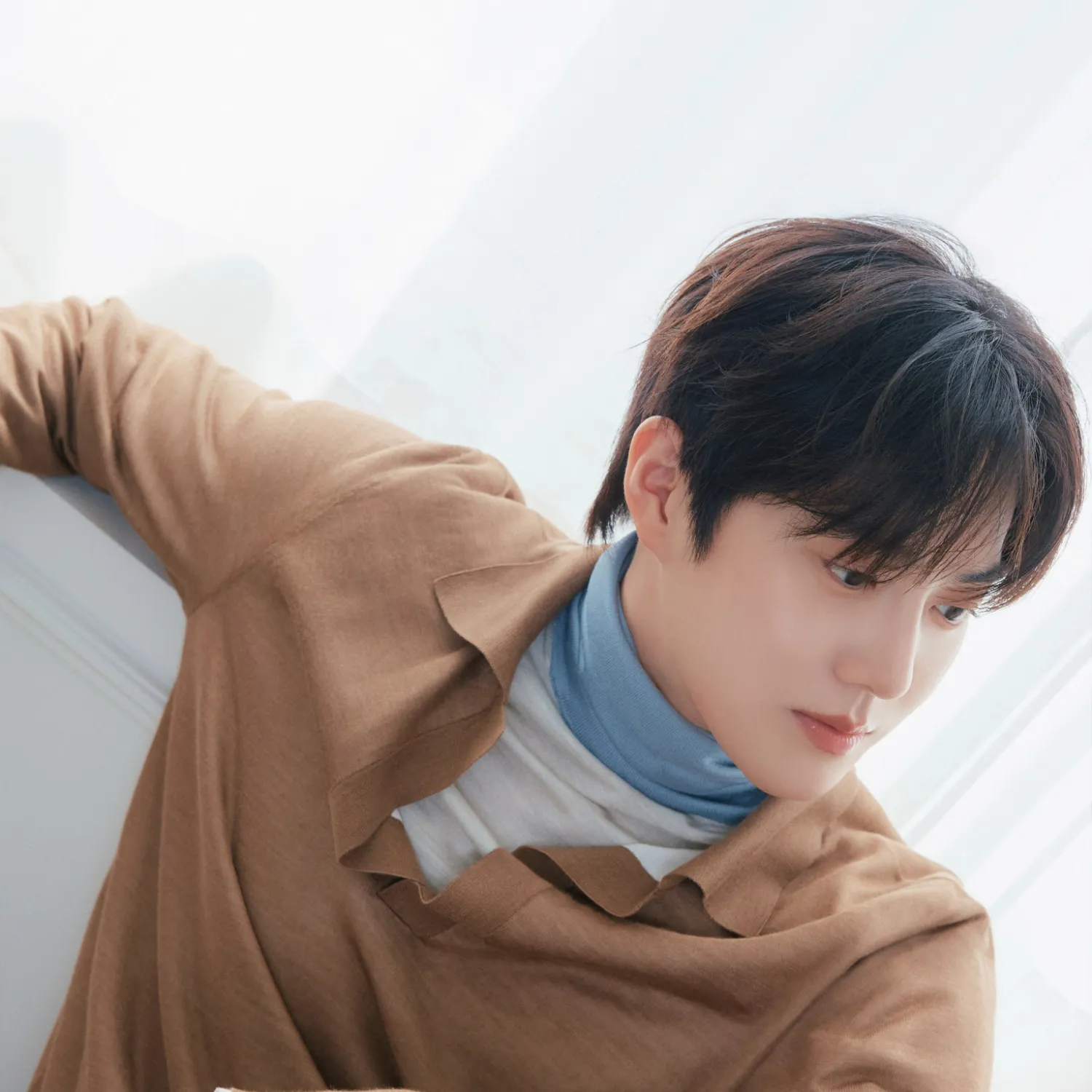 Behind-the-scenes cut of Suho