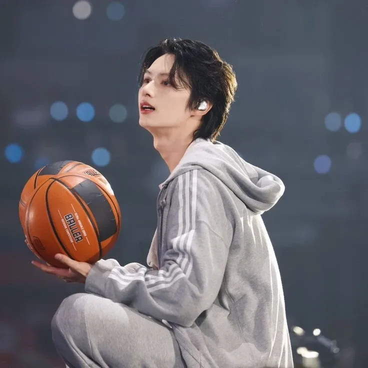 Latest photo of Wen Junhui