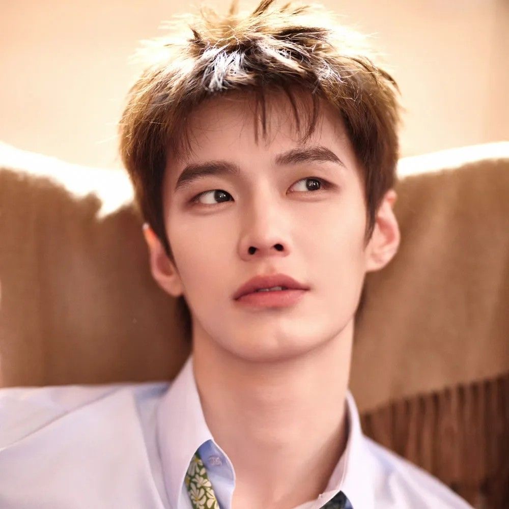 Recent activity shot of He Yu