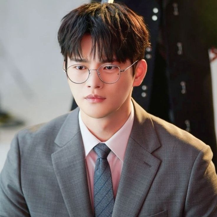 Recent activity shot of Seo Inguk