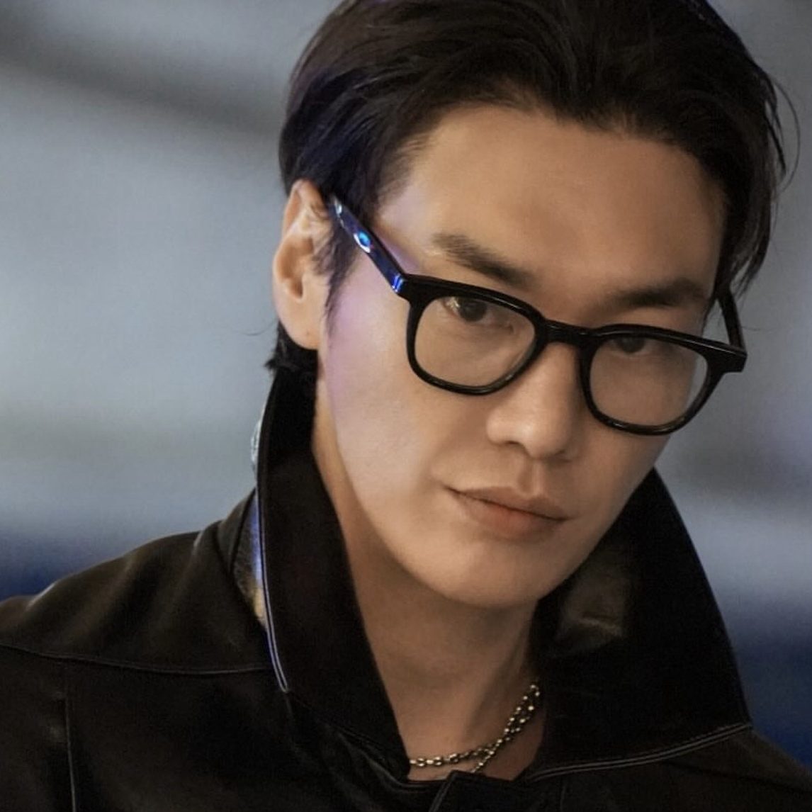 Behind-the-scenes cut of Kim Youngkwang