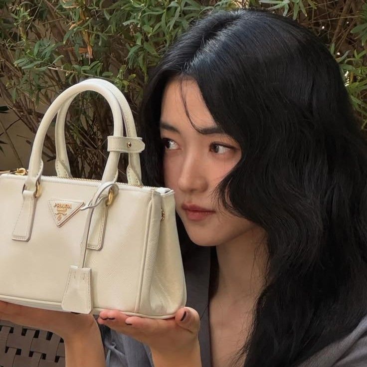 Behind-the-scenes cut of Kim Taeri