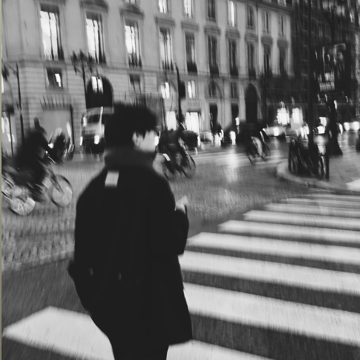 Behind-the-scenes cut of Zhou Yiran