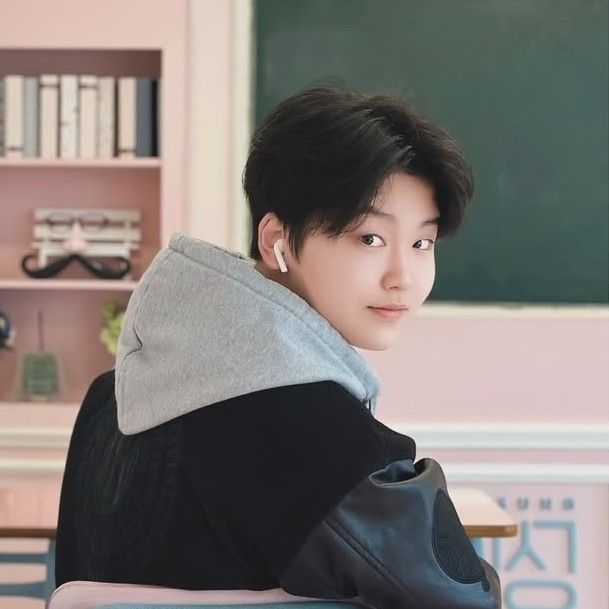 Behind-the-scenes cut of Park Sungon