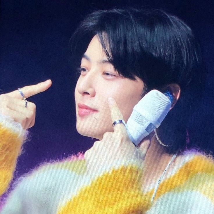 Latest photo of Cha Eunwoo