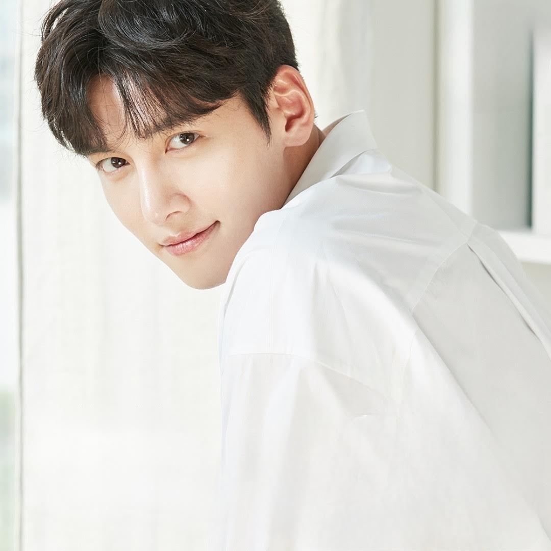 チ・チャンウクの最近の活動ショット