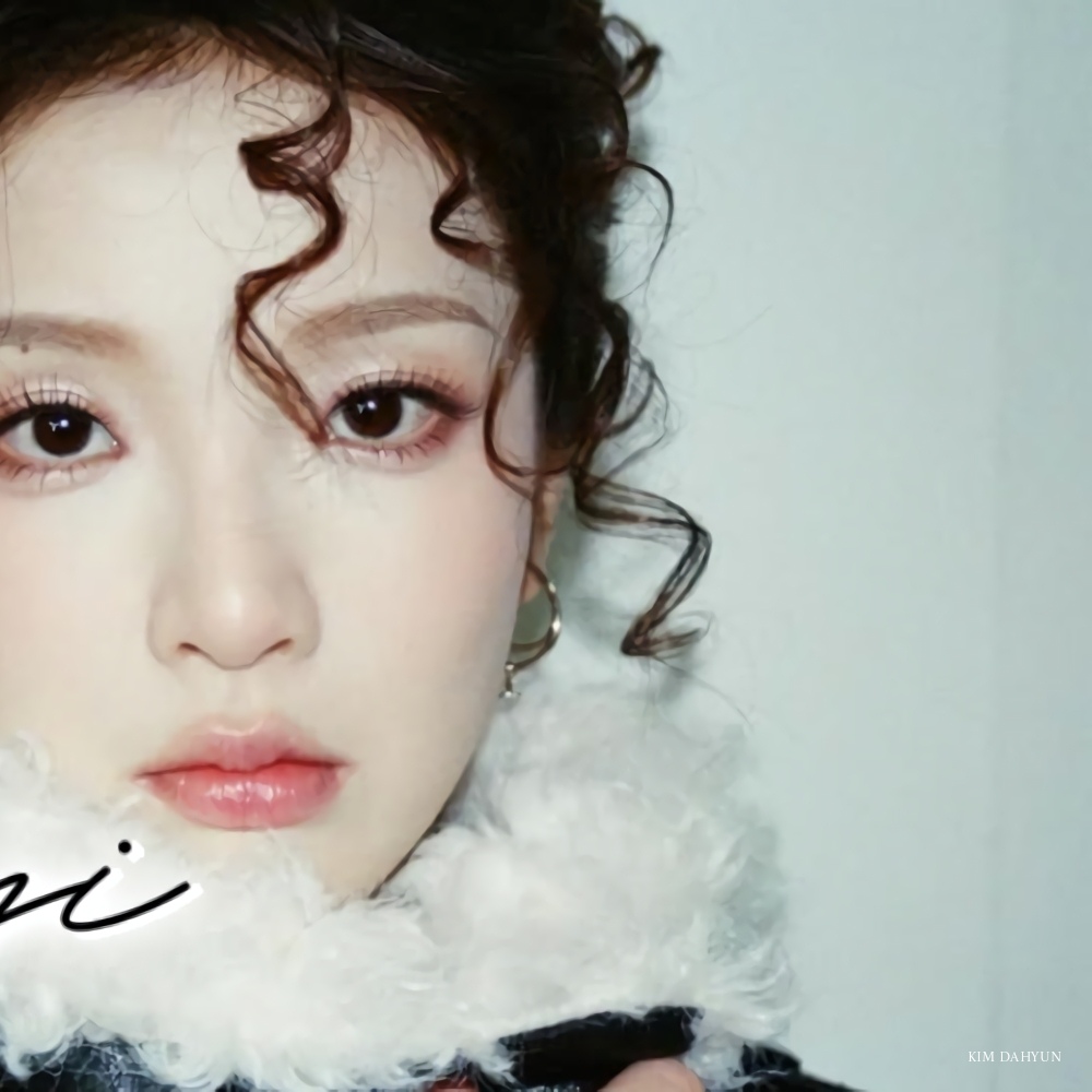 Recent activity shot of Zhang Miaoyi