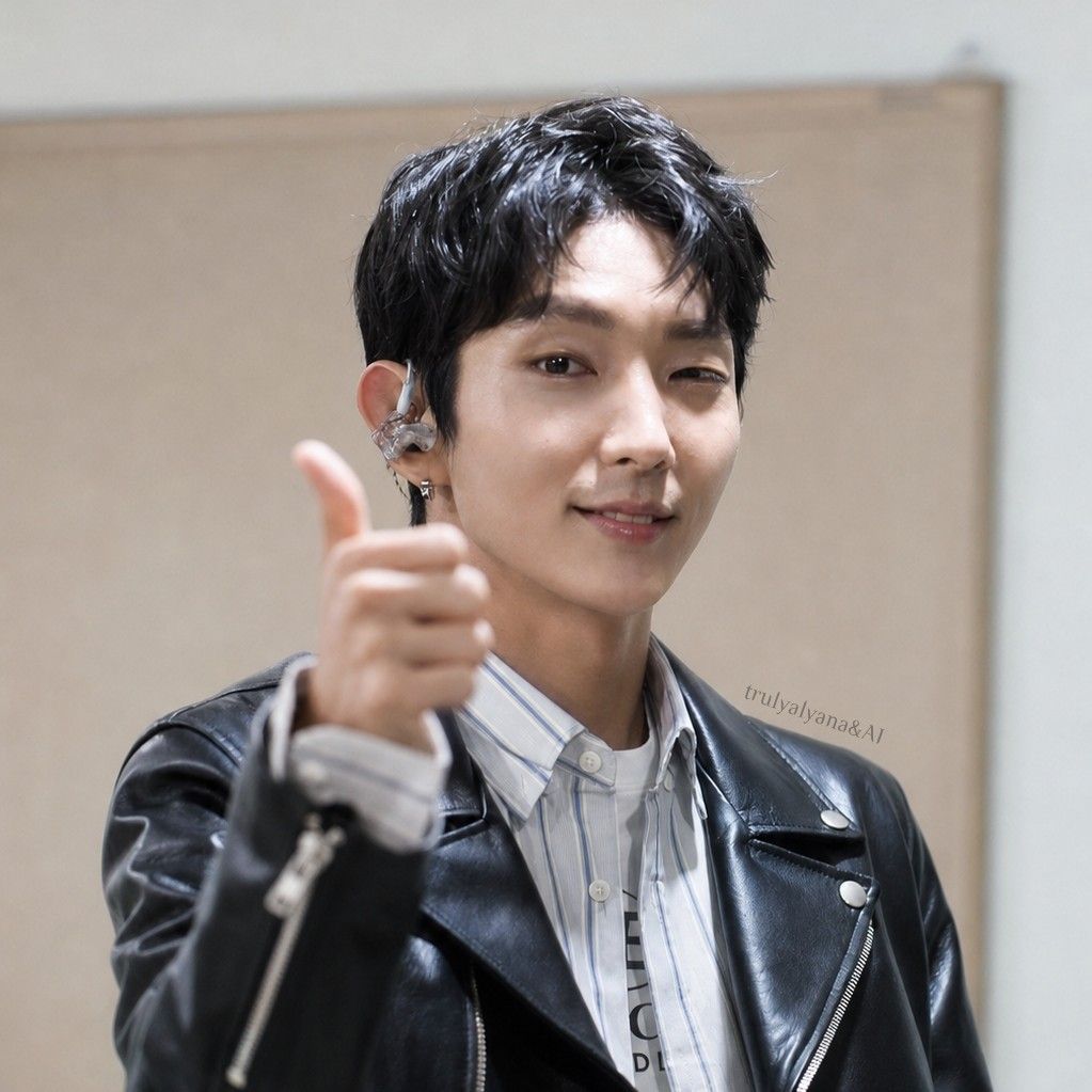 A moment captured by a fan of Lee Joongi