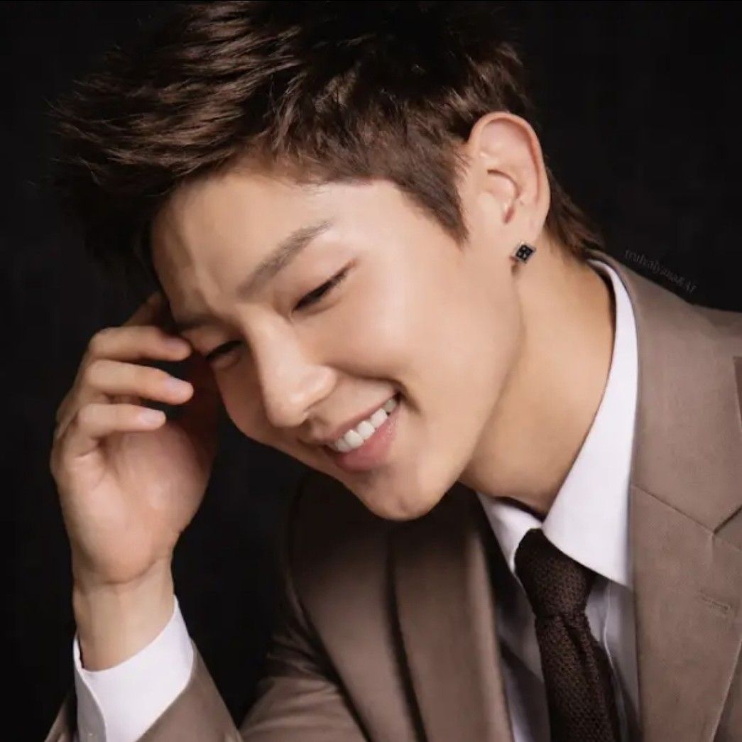 A moment captured by a fan of Lee Joongi