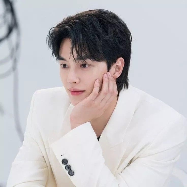 Behind-the-scenes cut of Song Kang