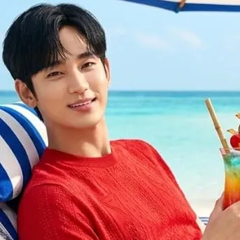 A moment captured by a fan of Kim Soohyun