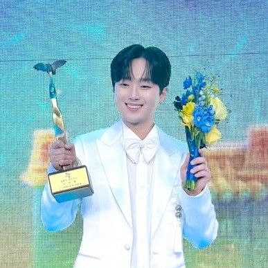 이찬원 최근 활동샷