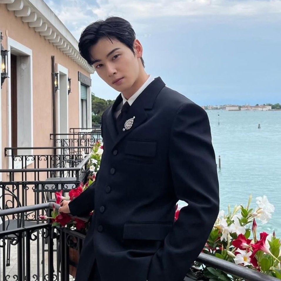 Momen yang diabadikan oleh penggemar Cha Eunwoo