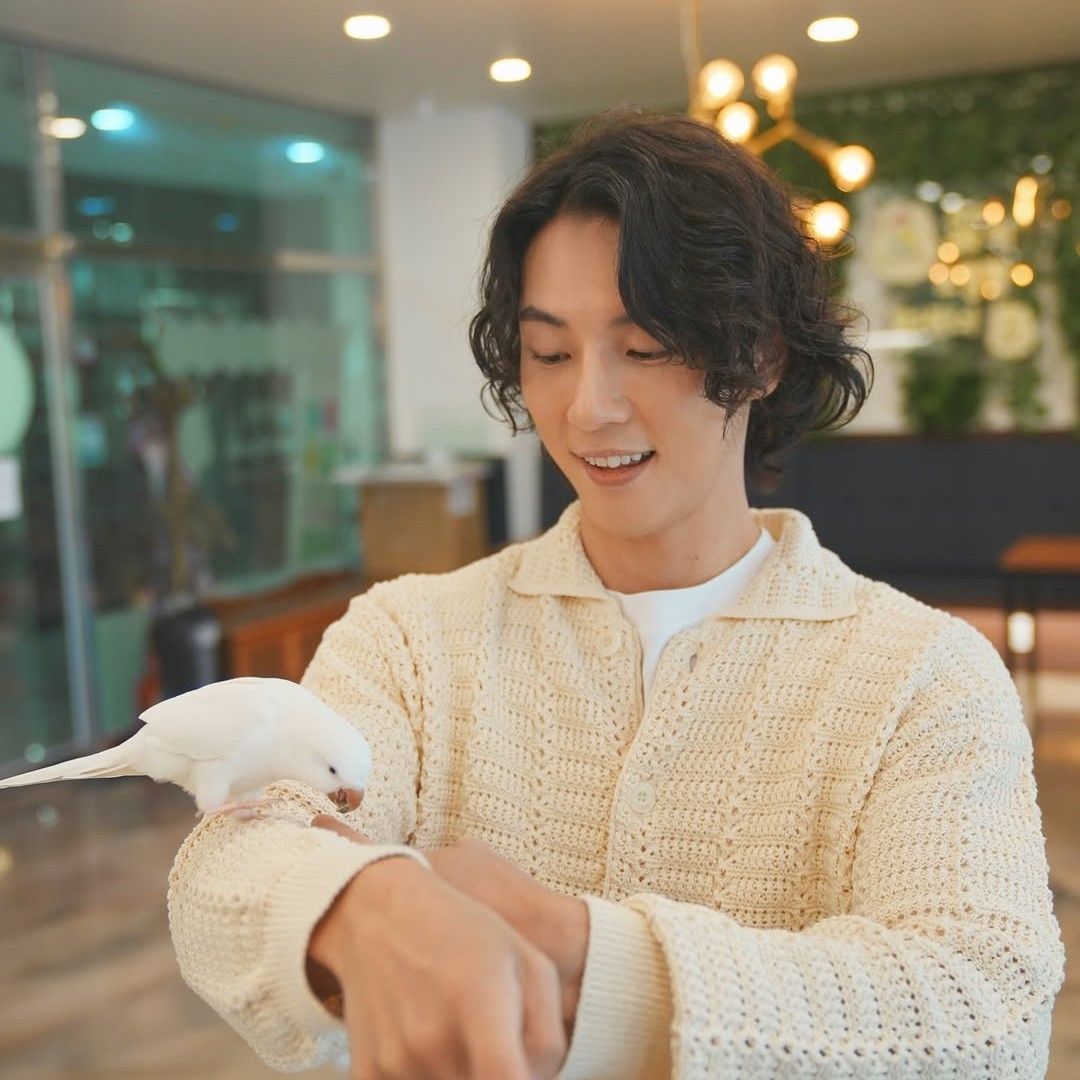 Behind-the-scenes cut of Yoon Shiyoon