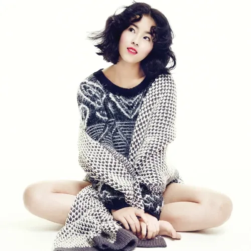 Behind-the-scenes cut of Go Ara