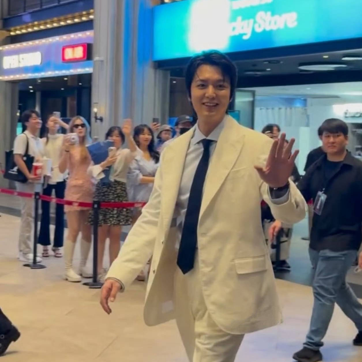 A moment captured by a fan of Lee Minho