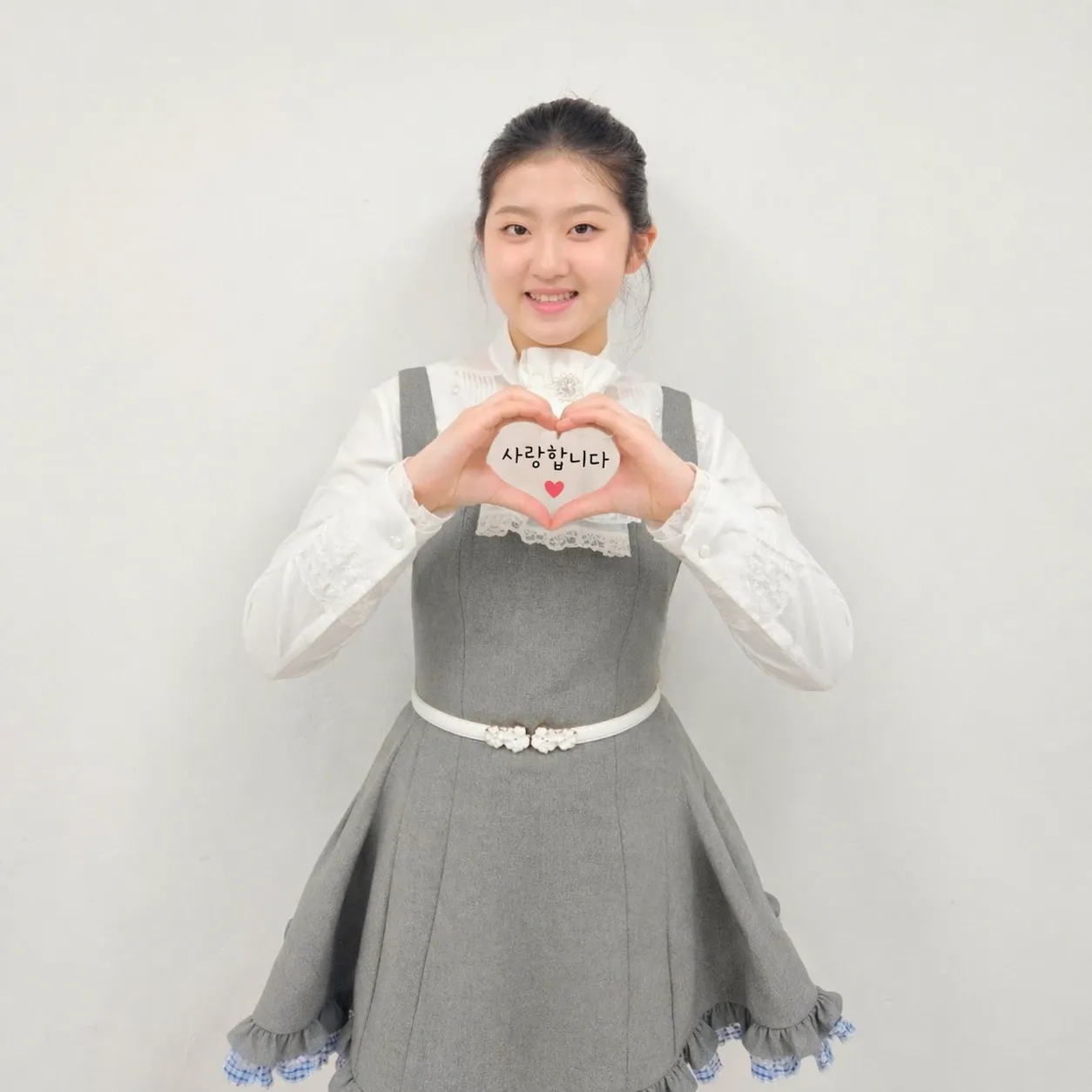 A moment captured by a fan of Yoon Yoonseo